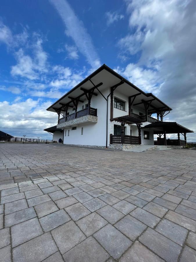 Отель Livada Bucovinei Horodnic de Sus Экстерьер фото